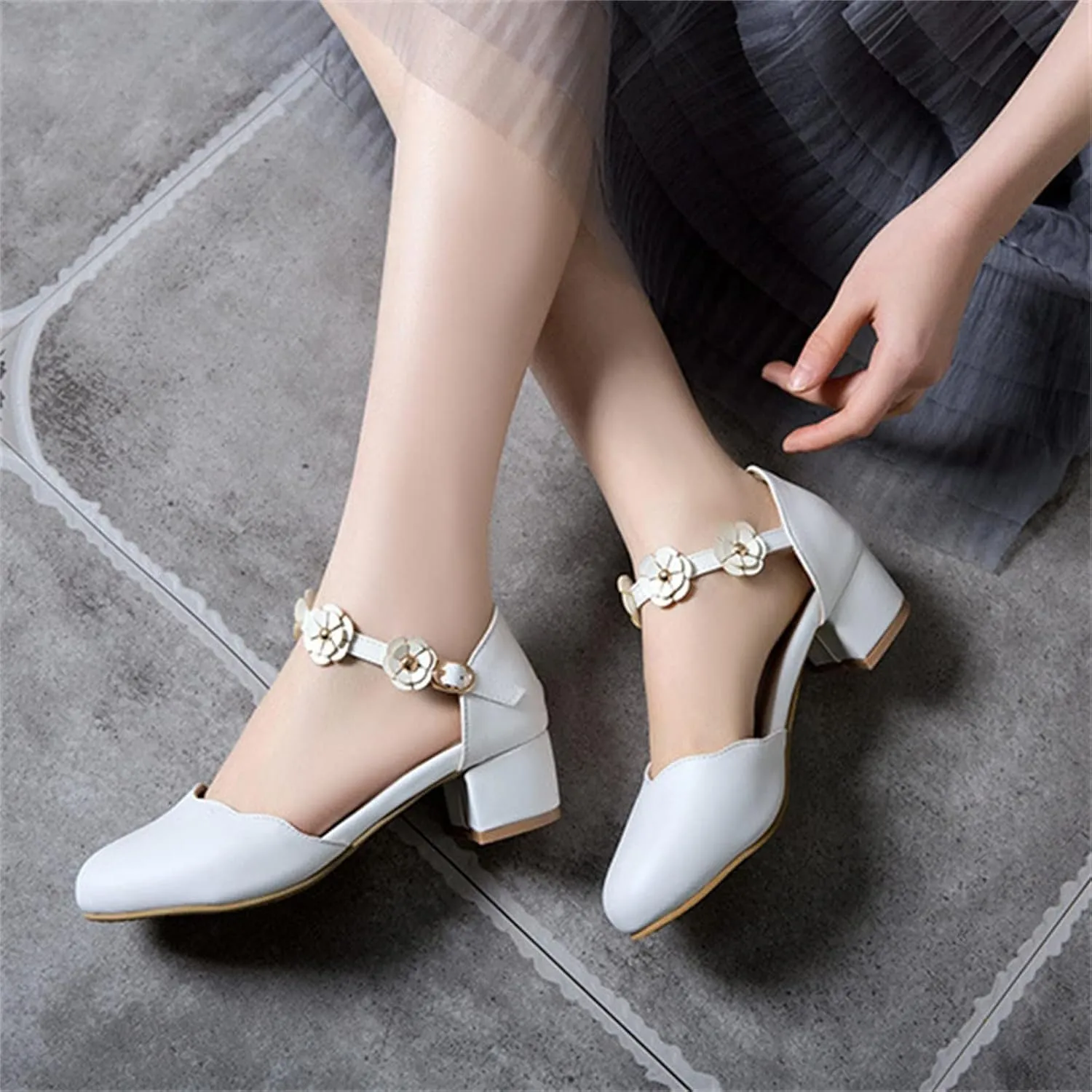 Big Kids Mary Jane Dress Shoes Girls Pumps Heels Flower High School Prom Shoes Ballet Girls Closed Toe Strap Sandals