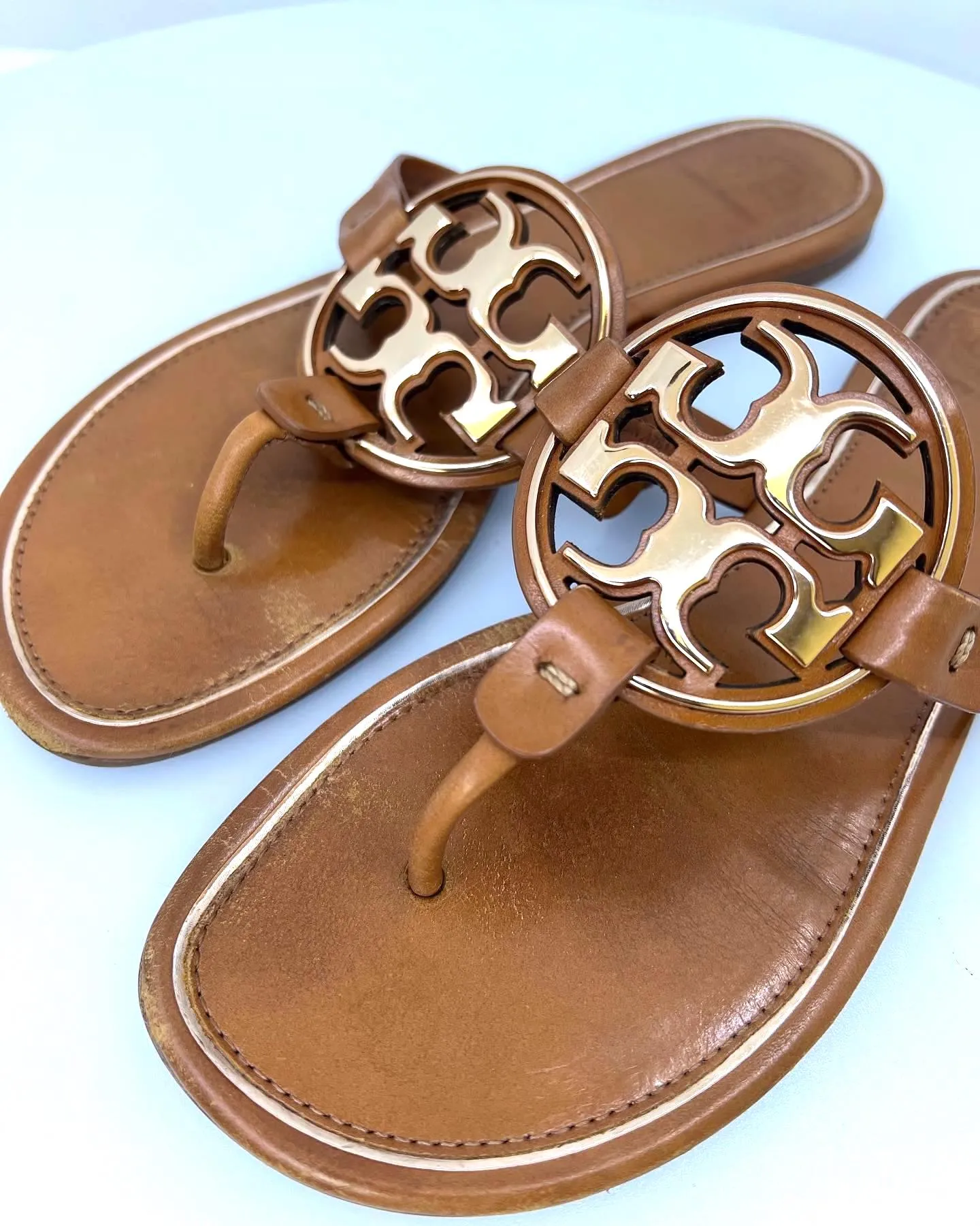 TORY BURCH METAL LOGO MILLER SANDAL