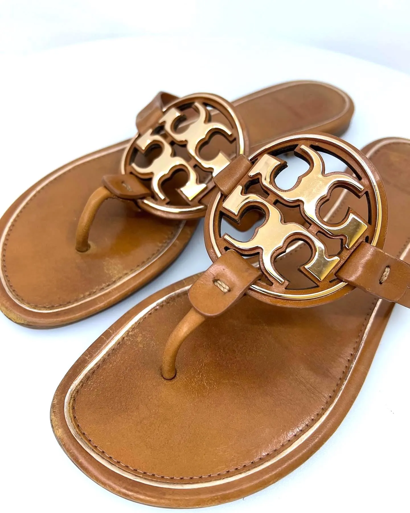TORY BURCH METAL LOGO MILLER SANDAL